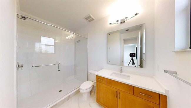 Building Photo - 8299 Essex Country Clb Dr