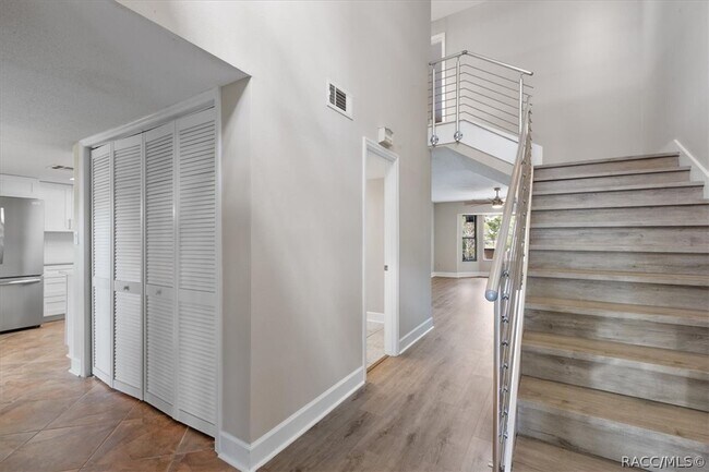 Building Photo - 11310 W Bayshore Dr