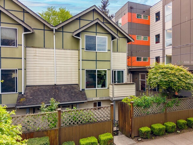 Building Photo - Greenwood Area Townhome!