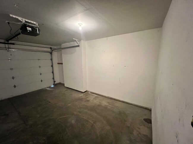 Building Photo - Fresh Paint and Flooring! Great Value and ...
