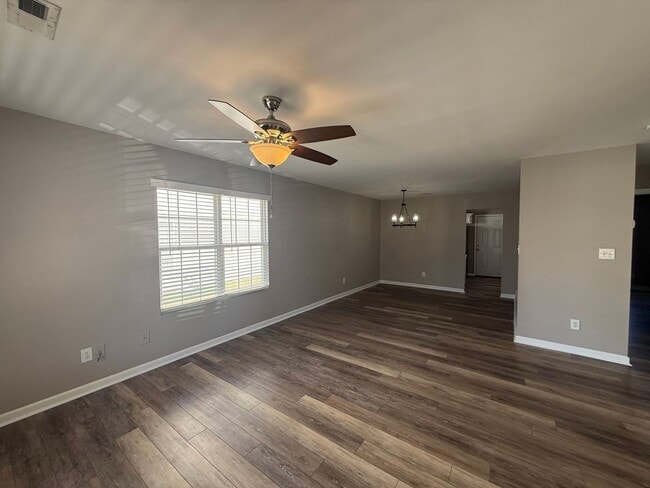 Building Photo - You'll Love the Modern Upgrades in this Fully Remodeled Condo!