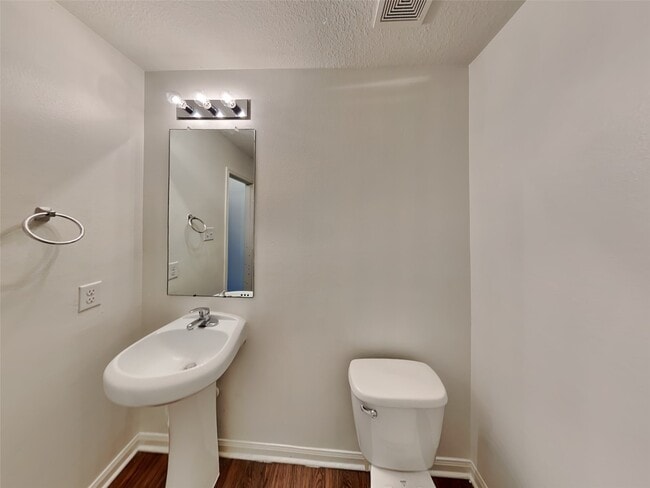 Building Photo - 10200 Red Fern Ct