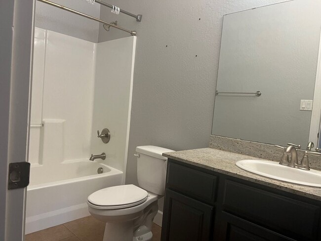 Building Photo - 1204 Sorrento Dr