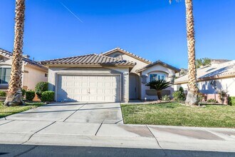 Building Photo - Stunning Single Story in Henderson