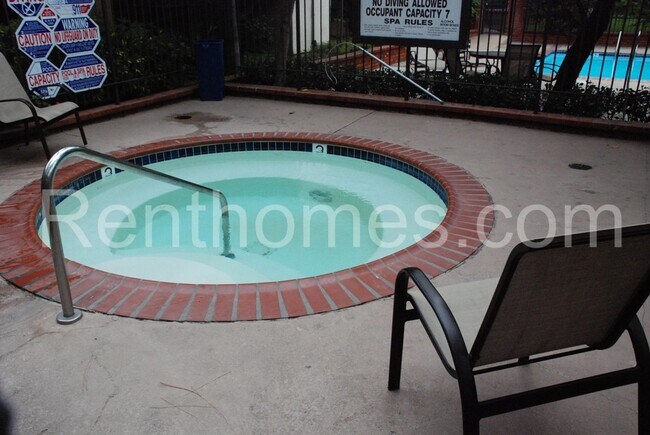 Building Photo - Mission Valley, 7958-E Mission Center Ct, Centrally Located, Community Pool and Spa!