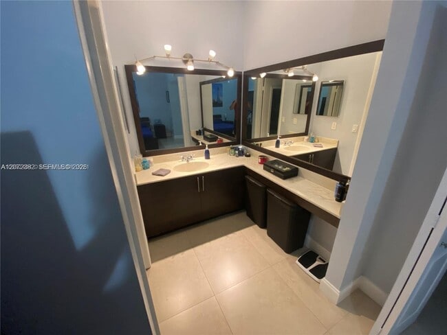 Building Photo - 8806 SW 130th Ct