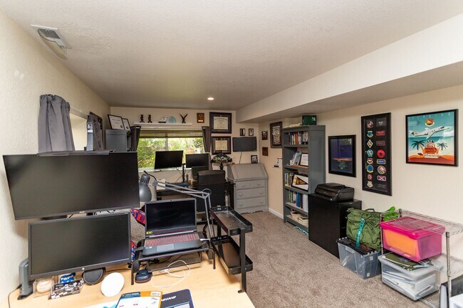 Building Photo - Charming 4-Bedroom Home in Prime Location!!!