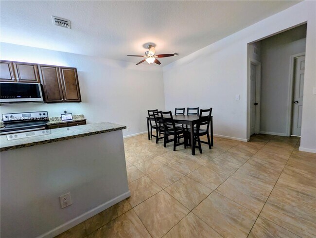 Building Photo - 3561 Forest Hill Blvd