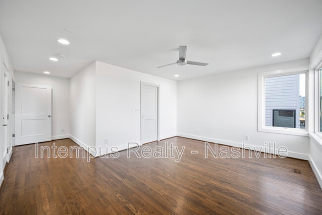 Building Photo - 962 9th Ave S