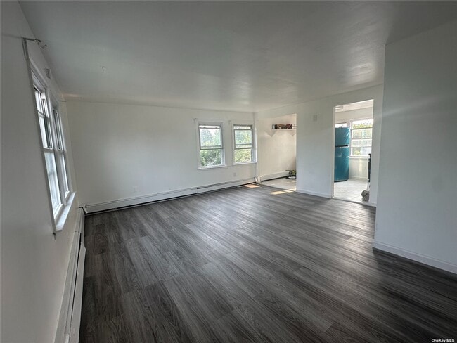 Building Photo - 1322 Commodore Rd