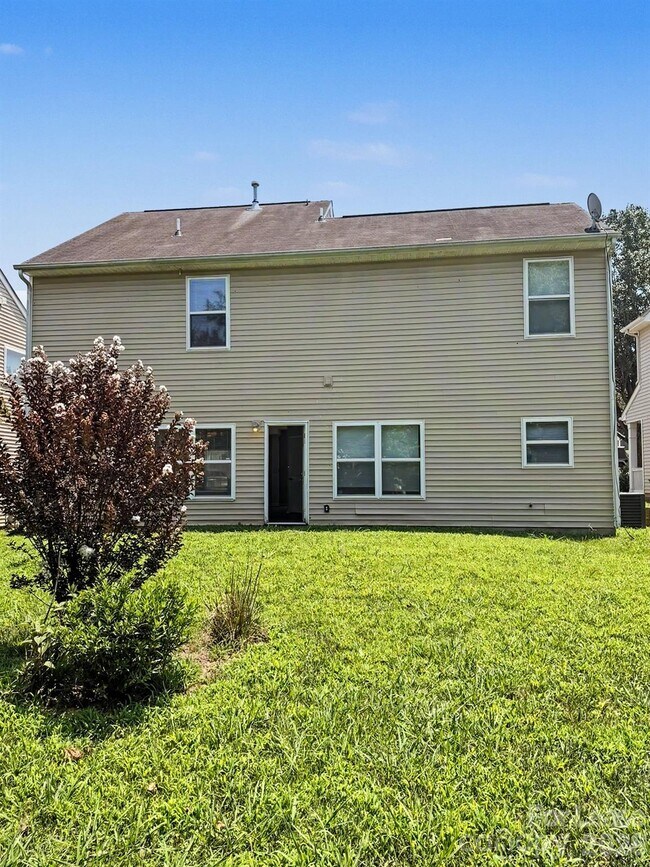 Building Photo - 2717 Forest Grove Ct