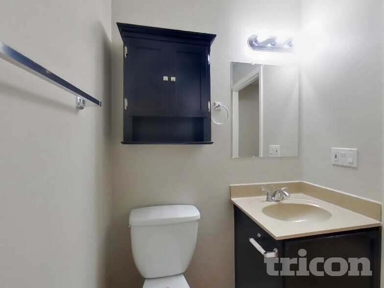 Building Photo - 16021 N 30th St