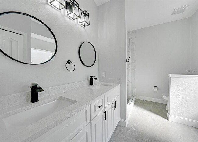 Building Photo - 1647 Squaw Ln