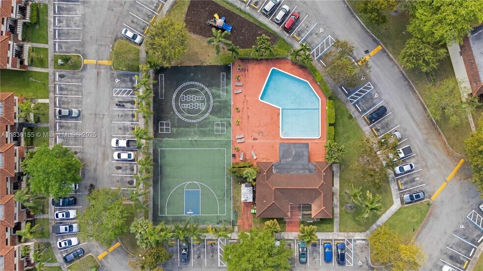 Building Photo - 4713 N Pine Island Rd