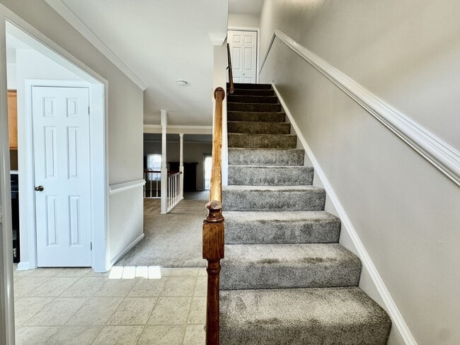 Building Photo - All Brick, End Unit Townhome in Kempsville...