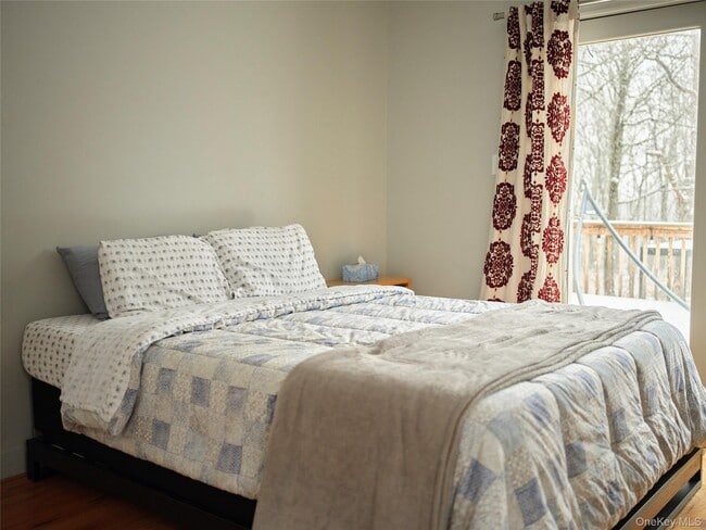 Building Photo - 285 Circle Rd