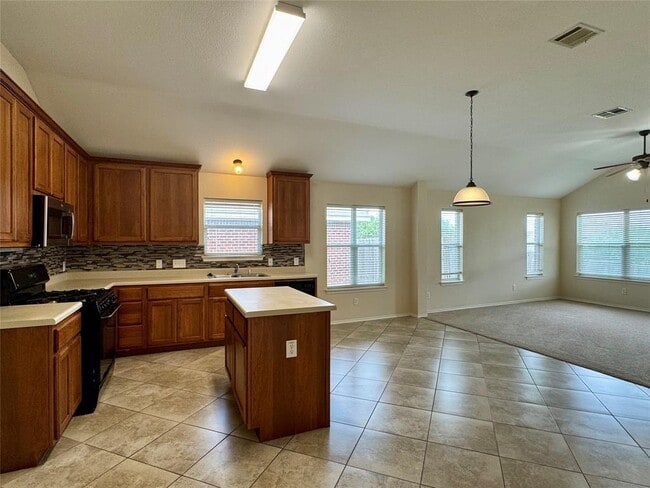 Building Photo - 1692 Amberwood Loop