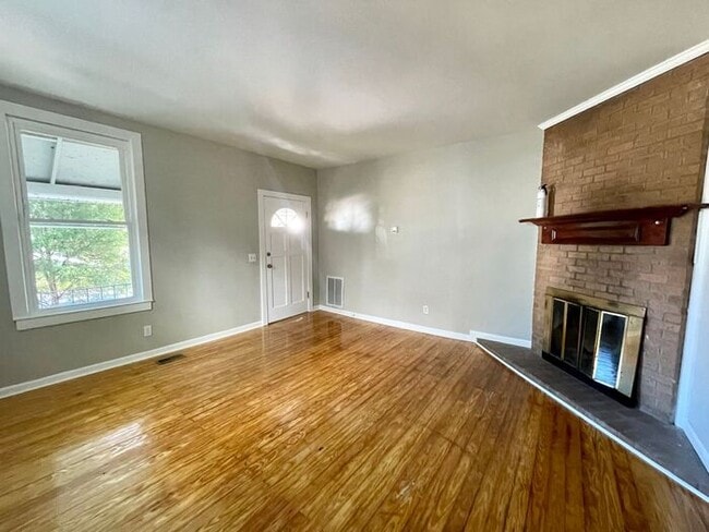 Building Photo - West Columbia-Offering Self Guided Tour with RENTLY!