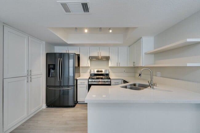 Building Photo - Great 3 bedroom home in South Shores!!