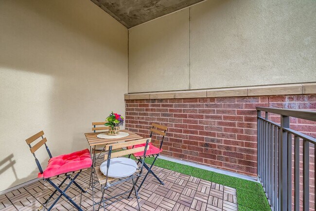 Building Photo - Exquisite Peloton Studio w/ Large Balcony - All the Amenities