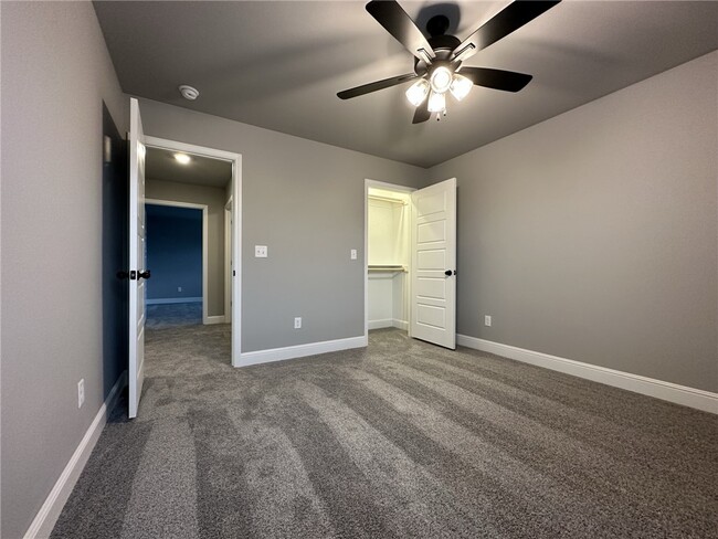 Building Photo - 2040 Tallgrass Ter