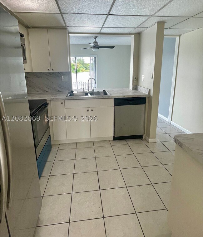 Building Photo - 1341 SW 124th Ct