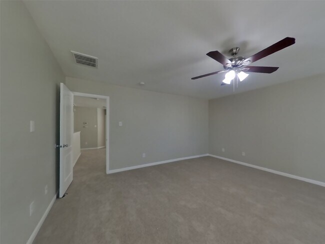 Building Photo - 10914 Tipton Oaks Dr