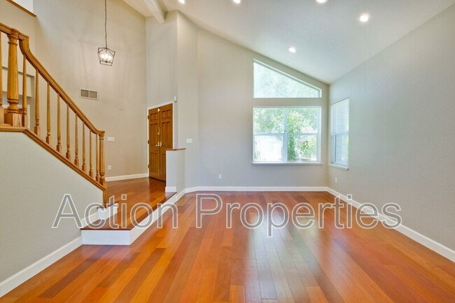 Building Photo - 11754 Ridge Creek Ct