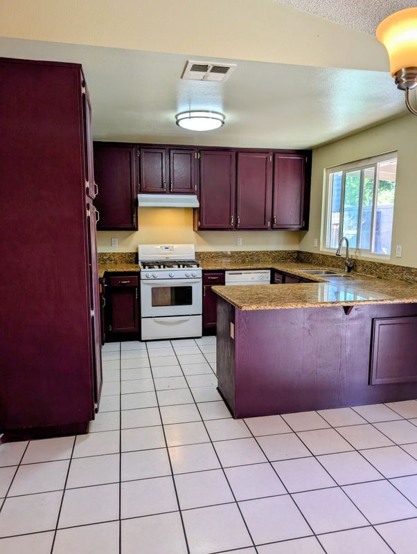 Building Photo - 2524 W Plaza Serena Dr