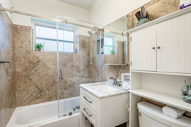 Bathroom - 2111 SW 24th St