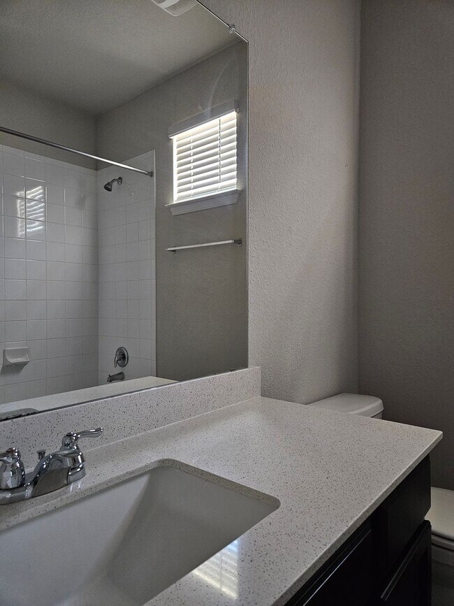 Building Photo - 4-Bedroom Home for Lease – Hutto, TX