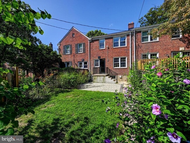 Building Photo - 111 Stanmore Rd