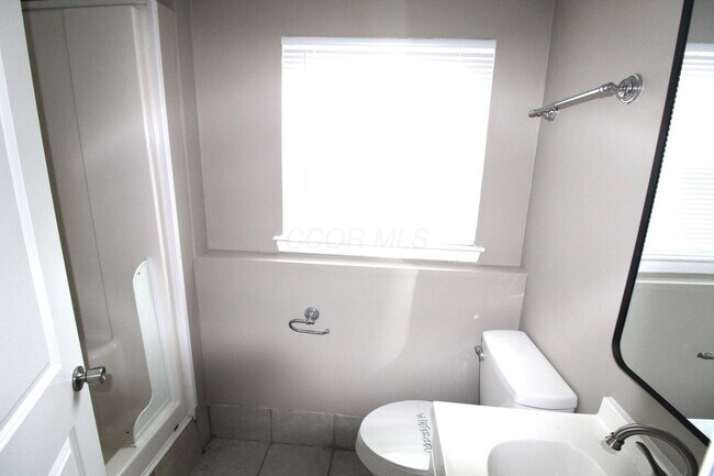 Building Photo - 2514 Lipton Rd