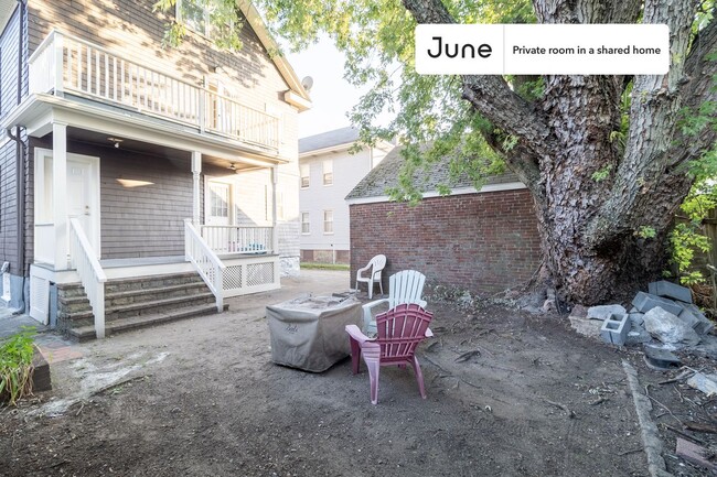 Building Photo - Room in Shared 6 bed/2 bath home in Allston
