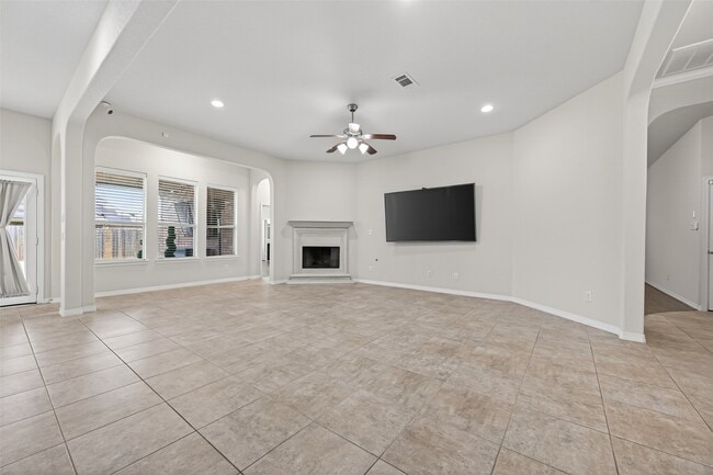 Building Photo - 613 West Fork