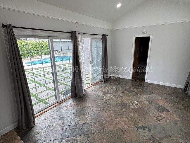 Building Photo - 1972 Fanwood Ave