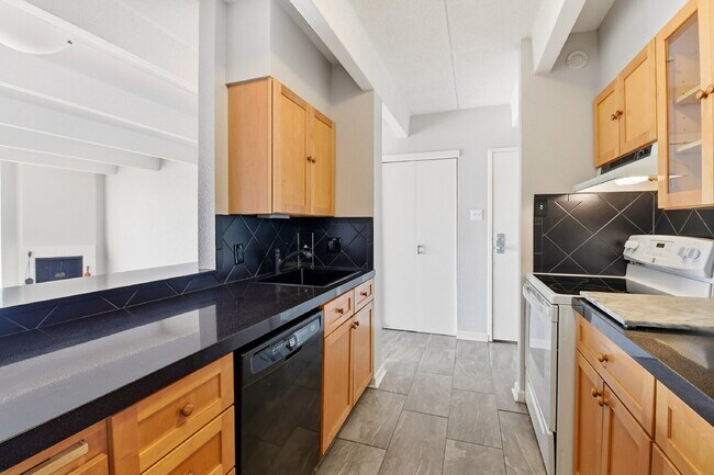 Building Photo - $2,345.95 - 2 Bed, 2 Bath Condo in Denver with Central AC!