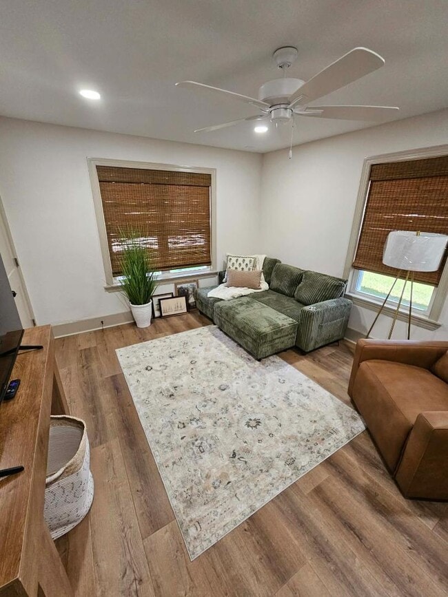 Building Photo - 152 E Orange St