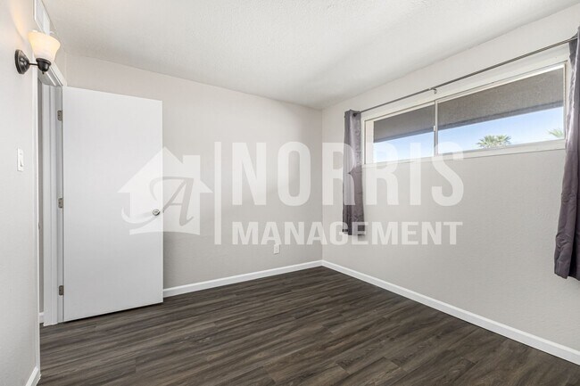 Building Photo - Convenient, Beautifully Updated Space Available Now!