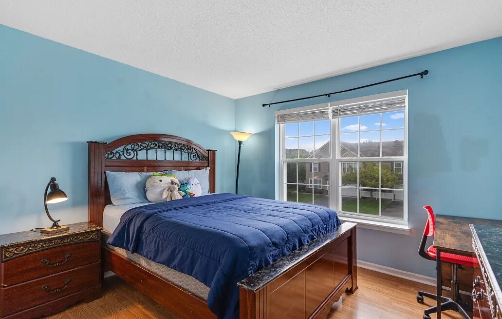 Building Photo - 5100 Holly Ln N