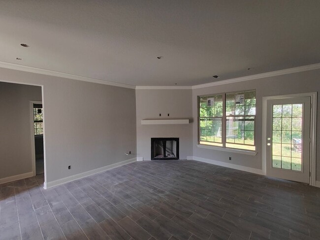 Building Photo - 292 Township Dr