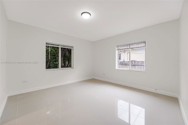 Building Photo - 12885 Griffing Blvd