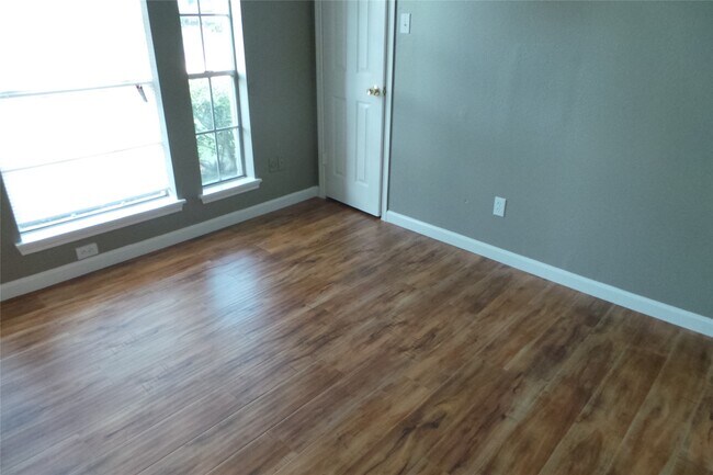 Building Photo - 4918 Sterling Crossing