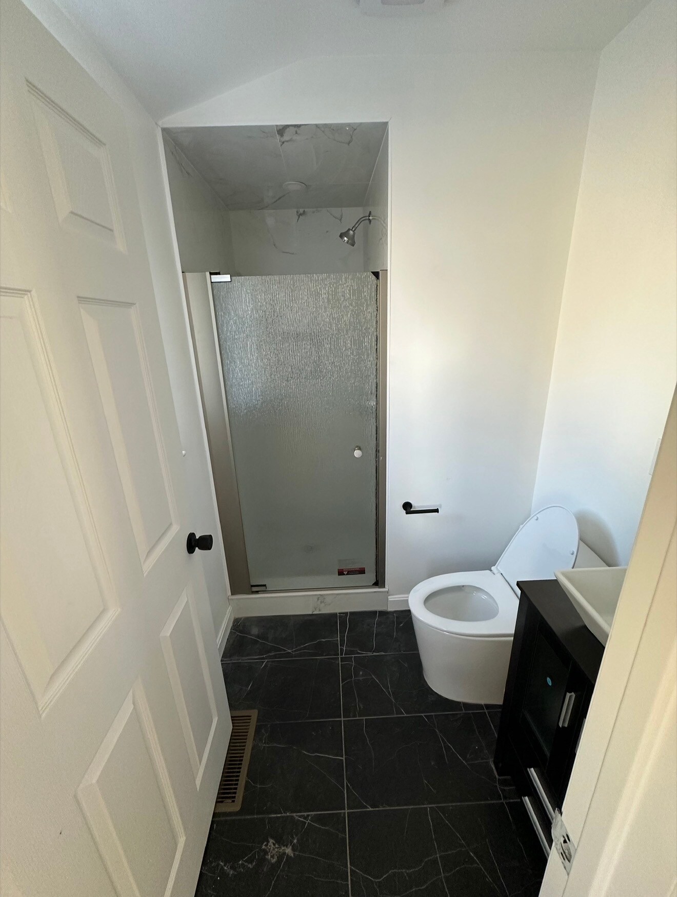 Bathroom - 19 Leslie Rd
