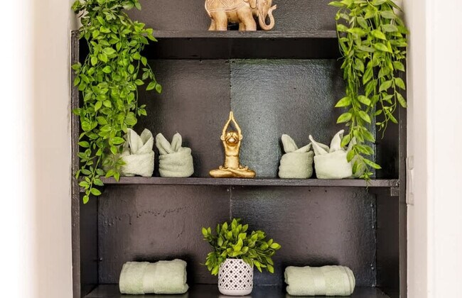 Building Photo - 575 1/2 City Park Avenue-SI ID1265634P