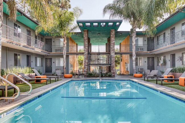 Building Photo - 4221 W Kling St