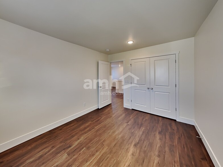 Building Photo - 17612 26th Ave Ct E
