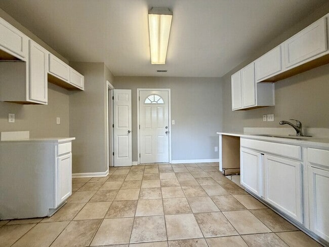 Building Photo - 3746 Glenwood Dr