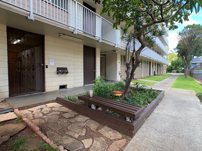 Building Photo - DIAMOND HEAD VIEWS| HONOLULU | Kaimuki | K...