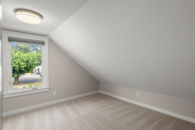 Building Photo - Charming 3 Bedroom/1 Bath Jennings Lodge home